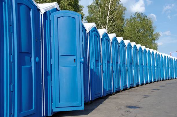 Portable Toilet Options We Offer in Okauchee Lake, WI